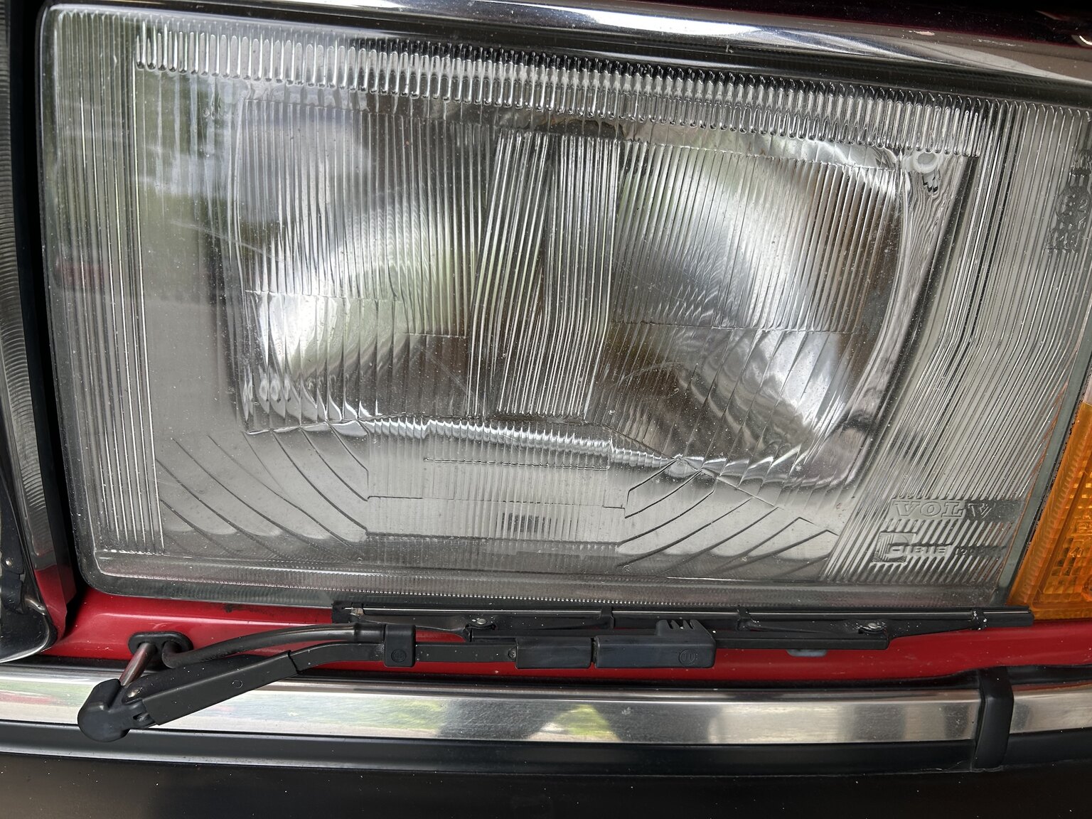 Exterior image of 1990 Volvo 240 GL