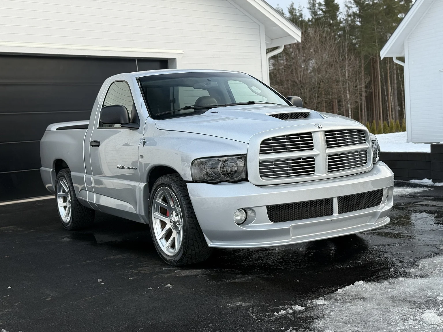 Exteriörbild på 2005 Dodge RAM SRT-10 Regular Cab Manual  (12)