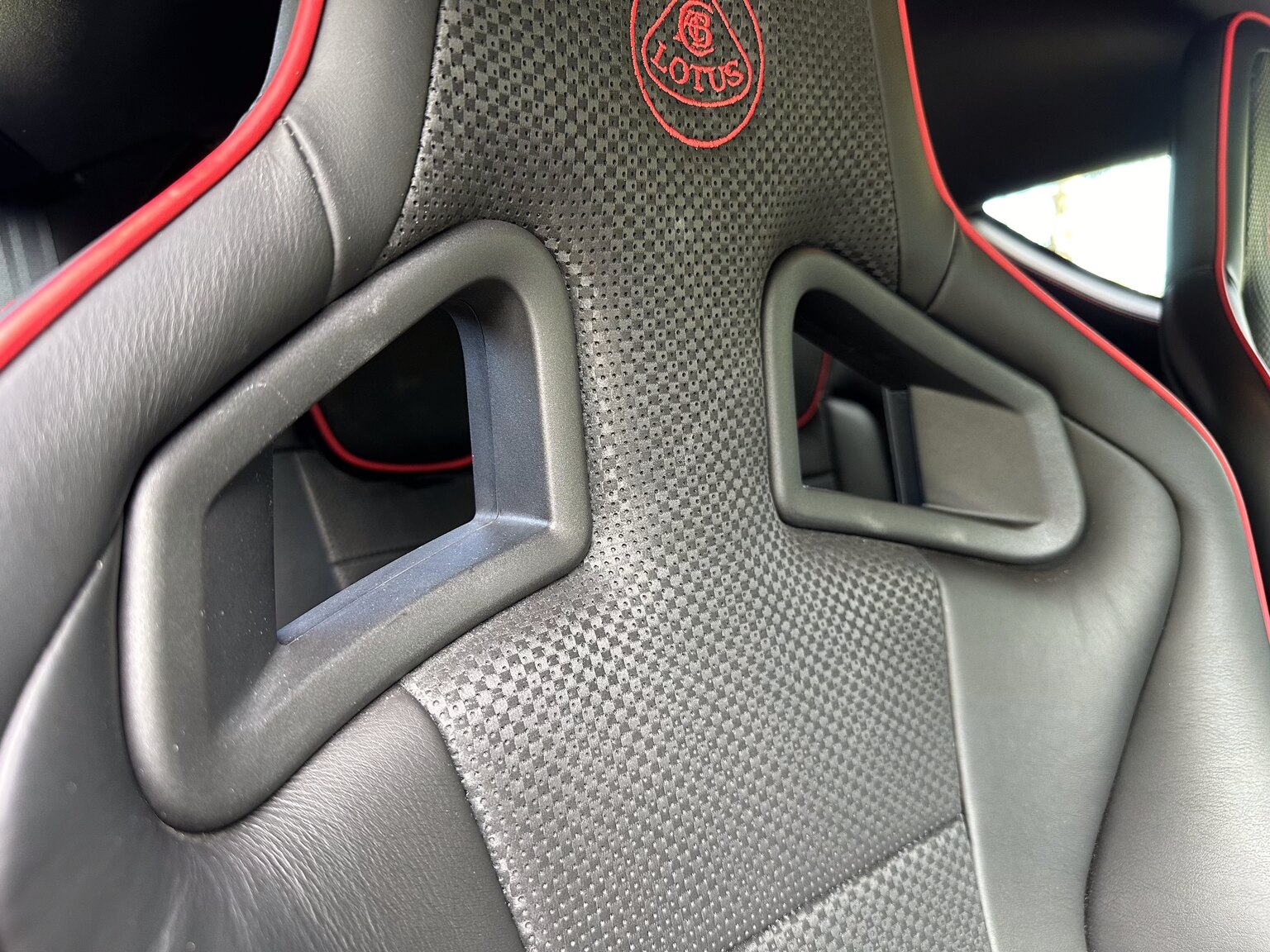 Innenraumfoto von 2015 Lotus Evora S
