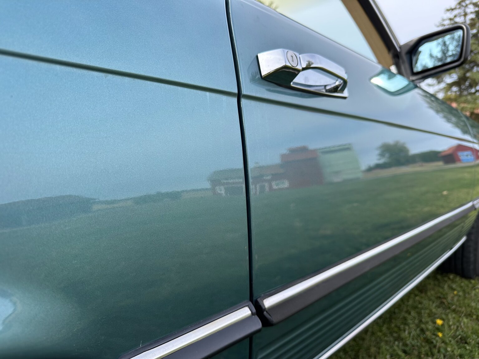 Exteriörbild på 1985 Mercedes-Benz 380 SL