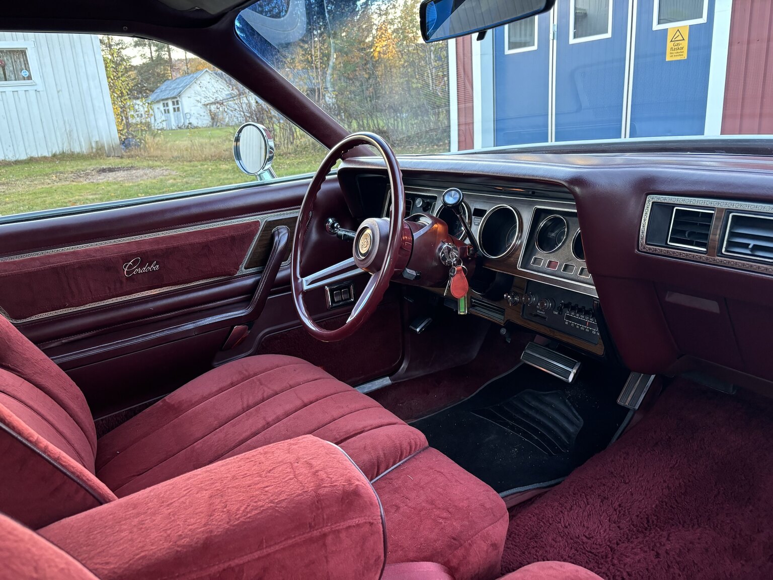 Interior image of 1976 Chrysler Cordoba