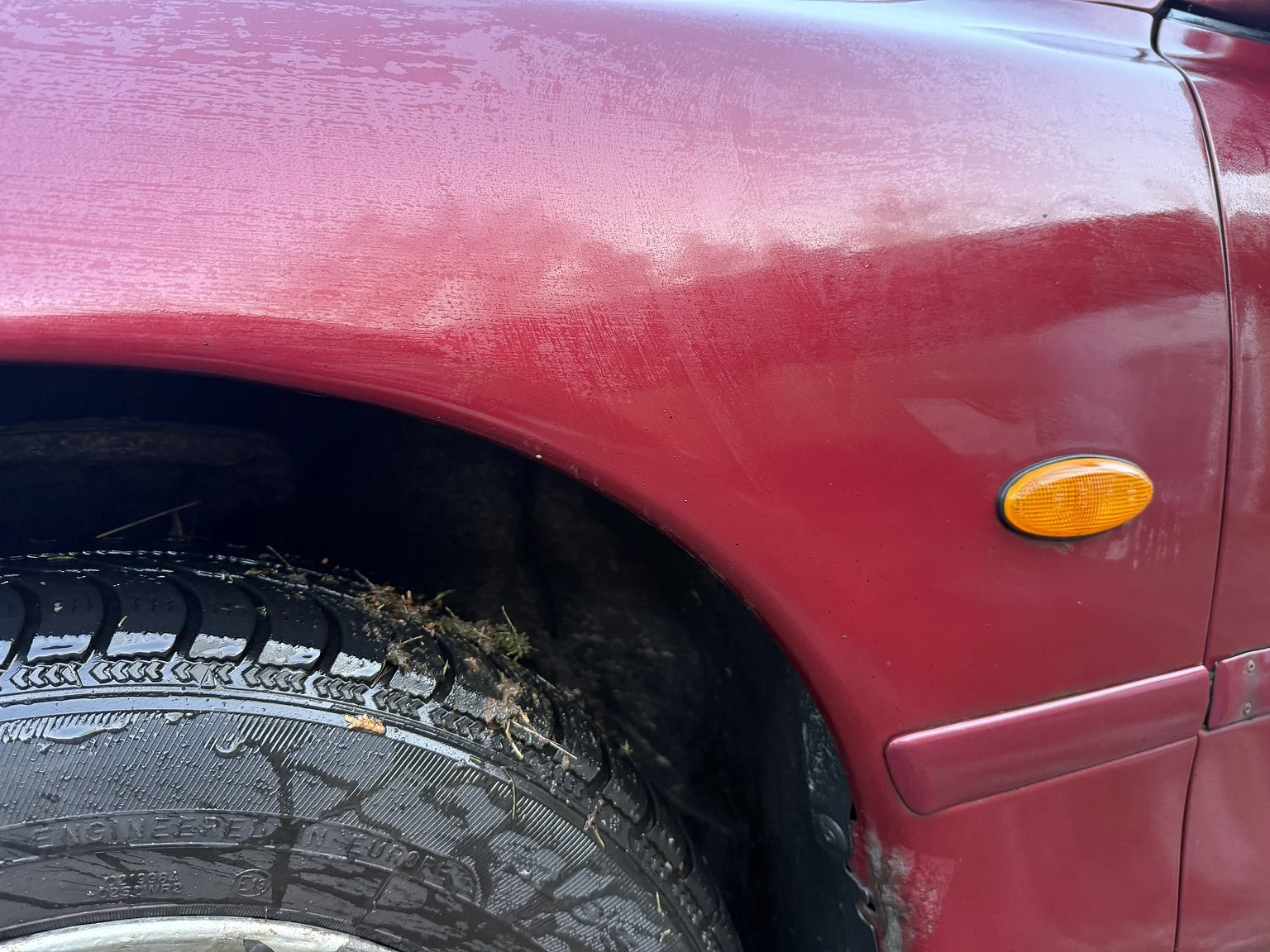 Exteriörbild på 1992 Mazda 626 Hatchback 2.5 V6 Automatic (25)