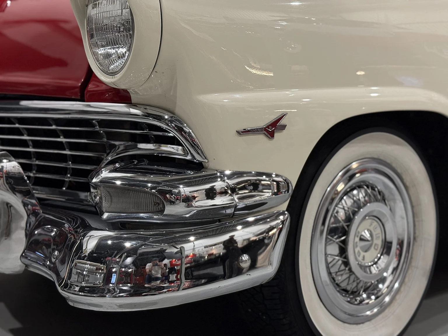 Aussenfoto 1956 Ford Fairlane Sunliner V8 5.1 (48)