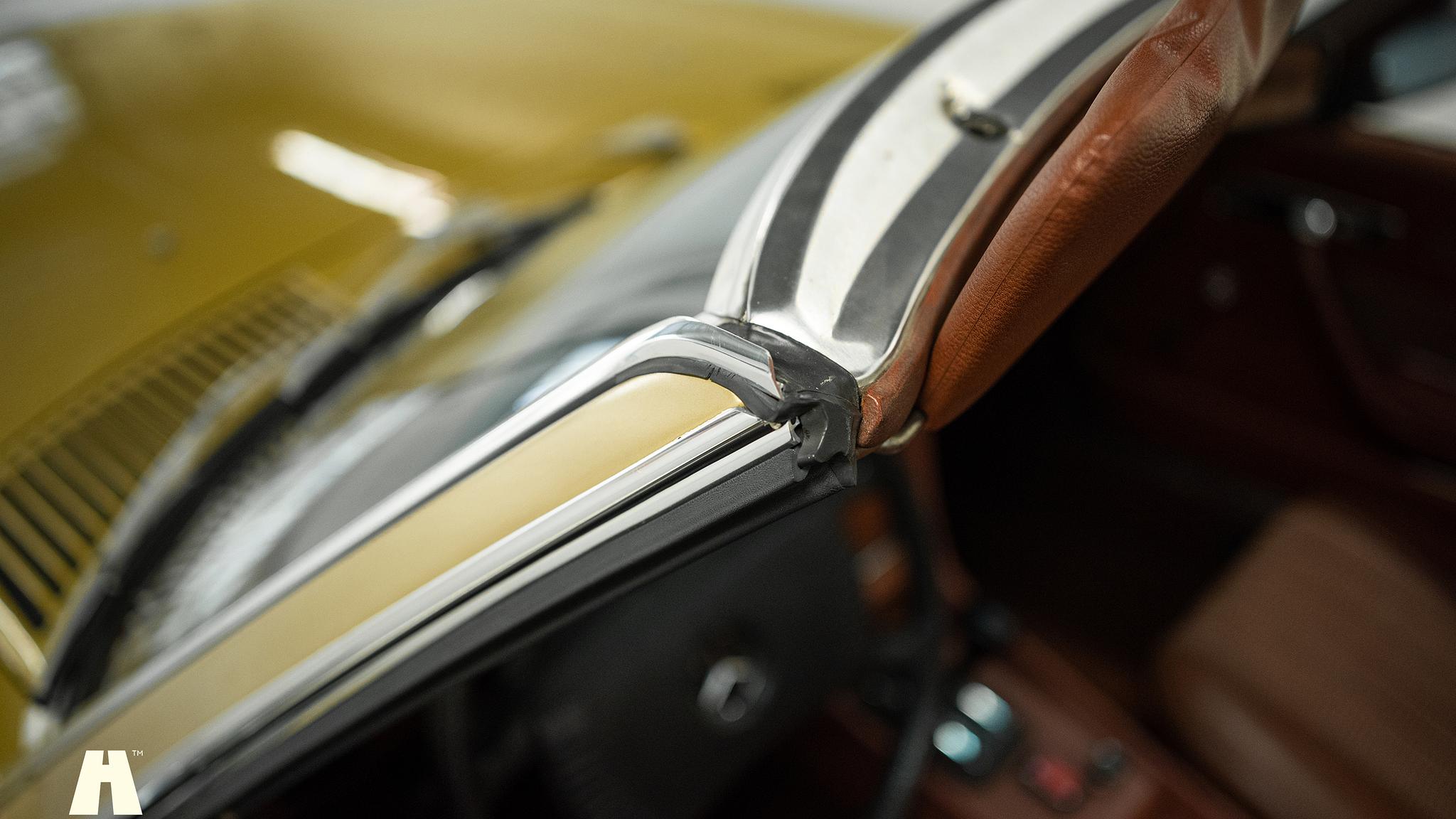 Aussenfoto 1975 Mercedes SL 350