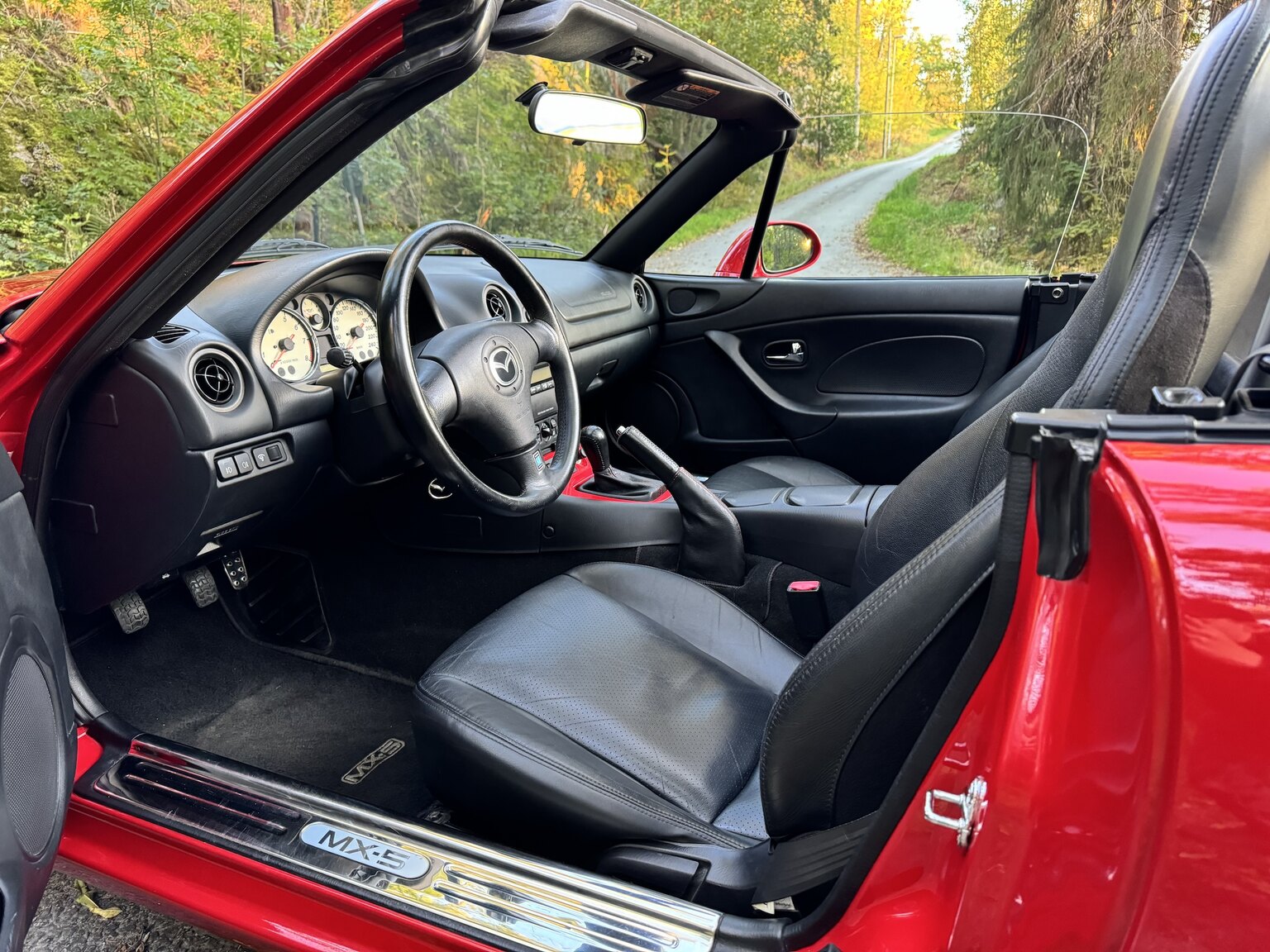 Innenraumfoto von 2004 Mazda MX-5