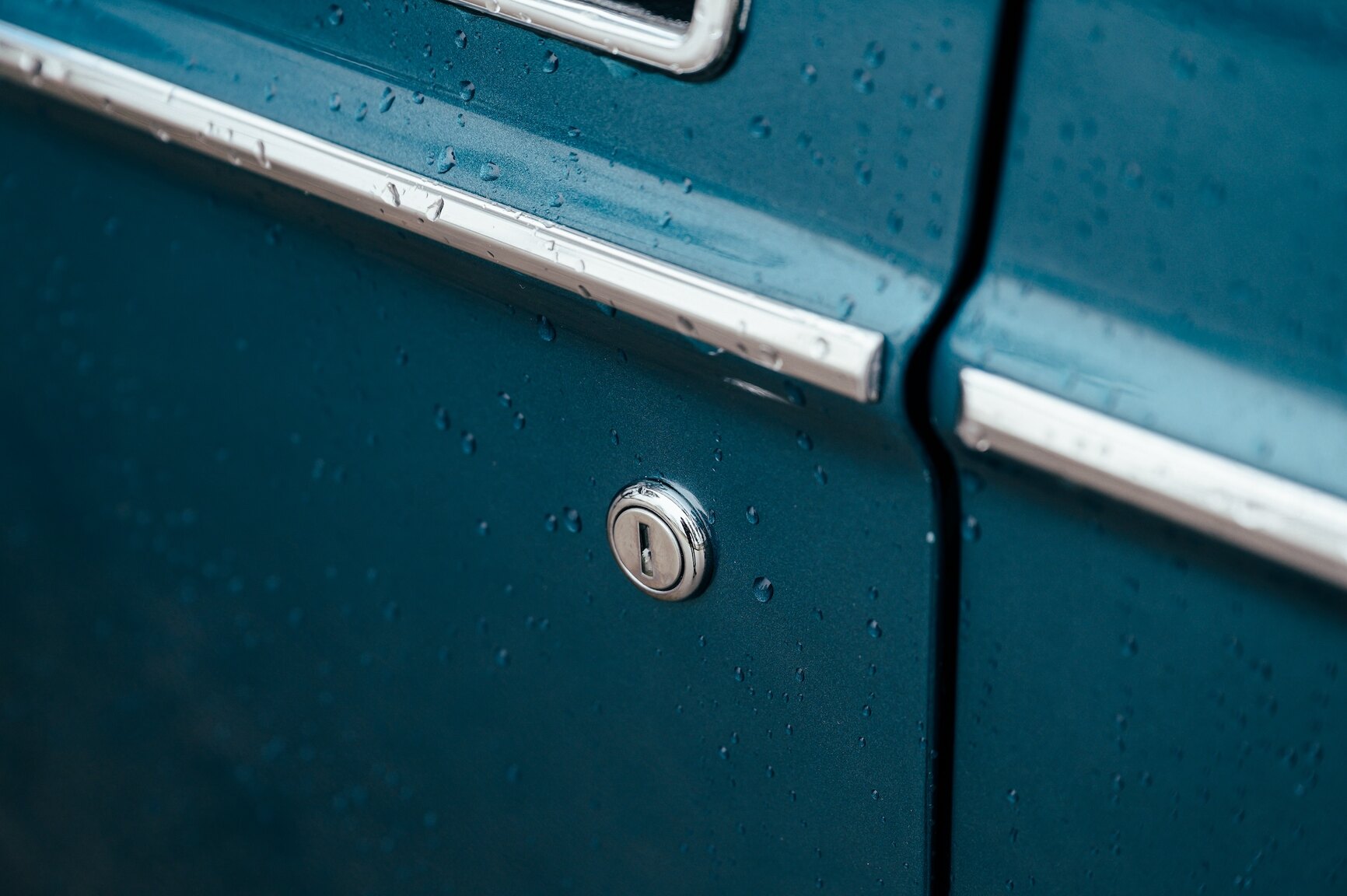 Exterior image of 1973 Volvo 164E 3.2