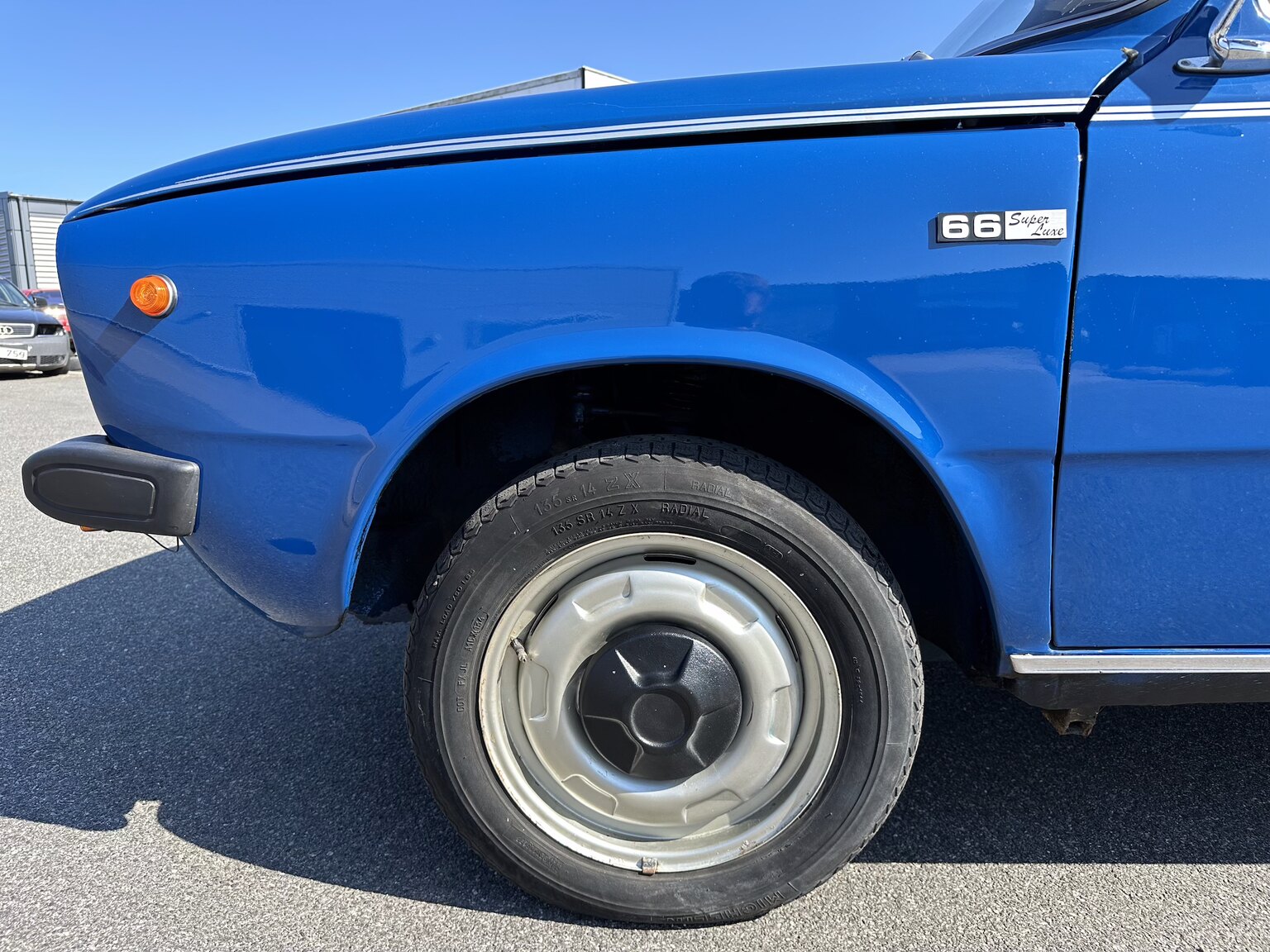 Exterior image of 1974 DAF 66 Sedan 1.1