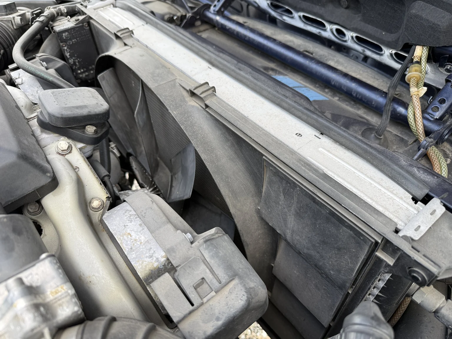 Image of 1990 BMW 750i (17) mechanics