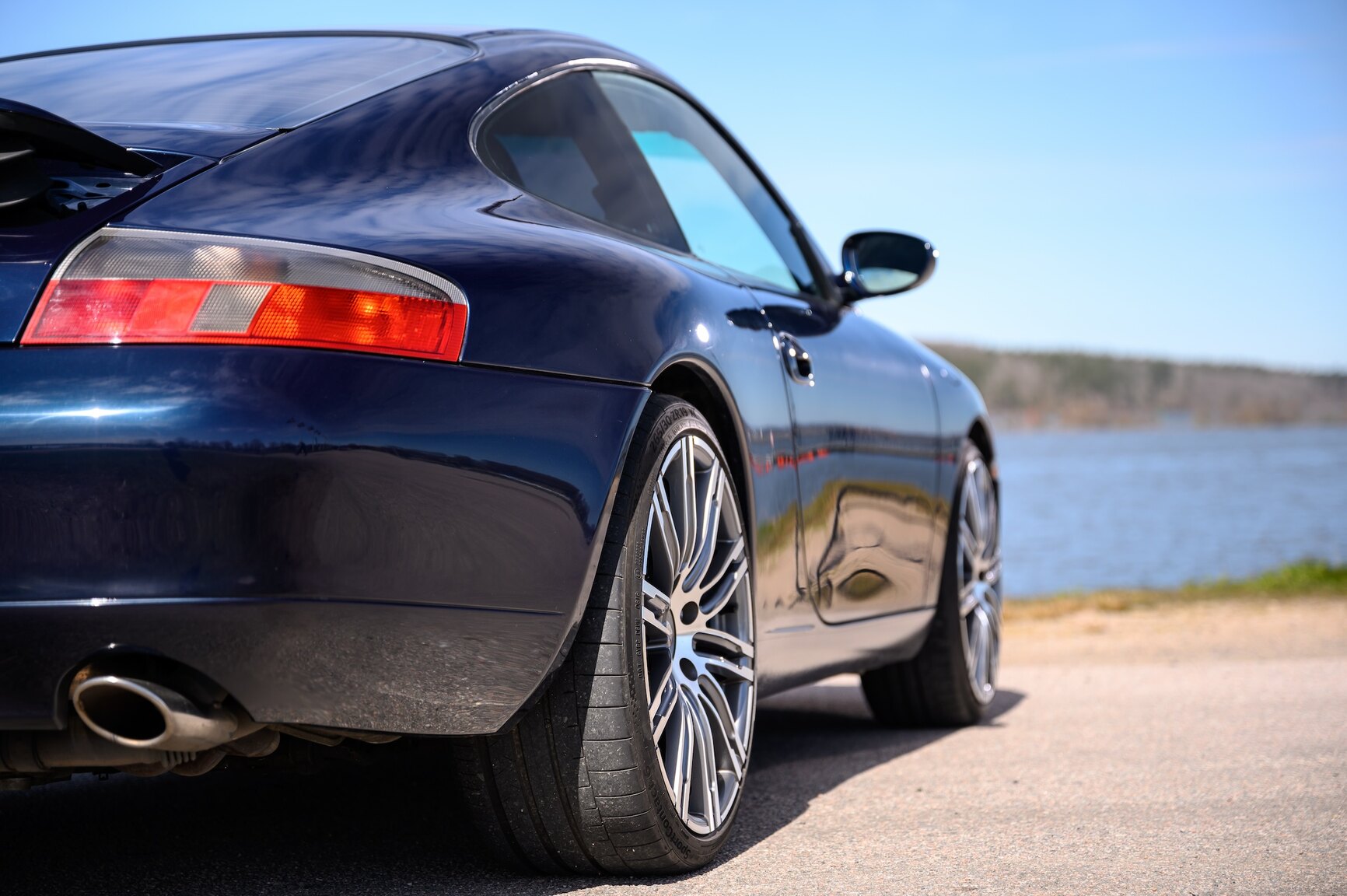 Exteriörbild på 1999 Porsche 911 Carrera