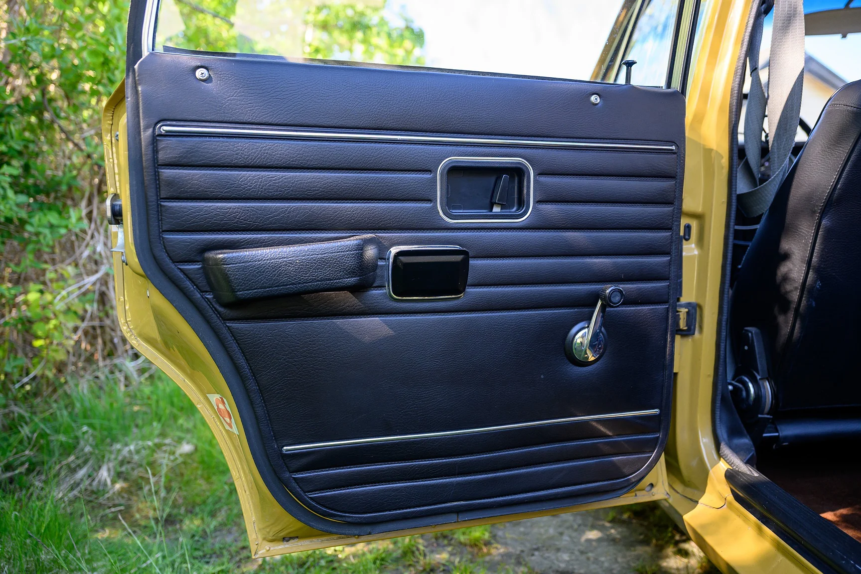 Innenraumfoto von 1971 Volvo 144 2.0 Automatic (51)