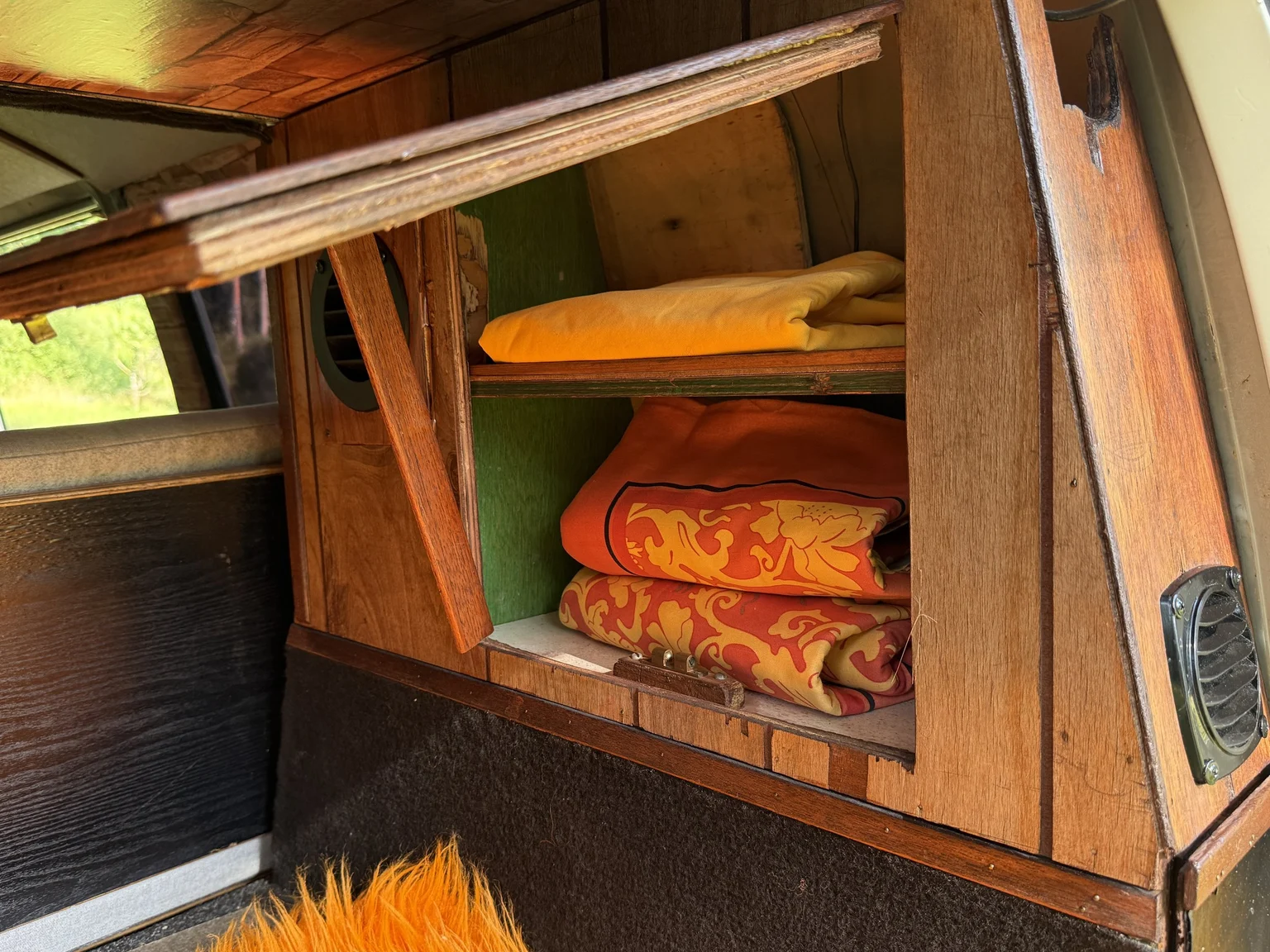 Interior image of 1975 Volkswagen Transporter Campervan (84)