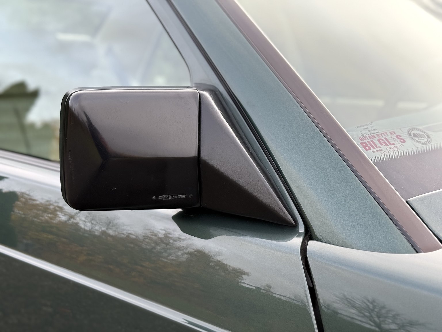 Exteriörbild på 1989 Mercedes-Benz 190 E