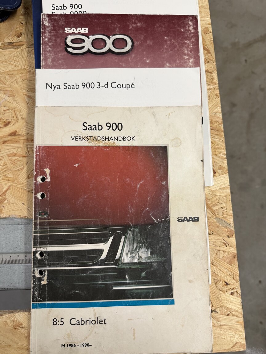 Documentation for 1987 SAAB 900 Cabriolet 2.0 Turbo T16
