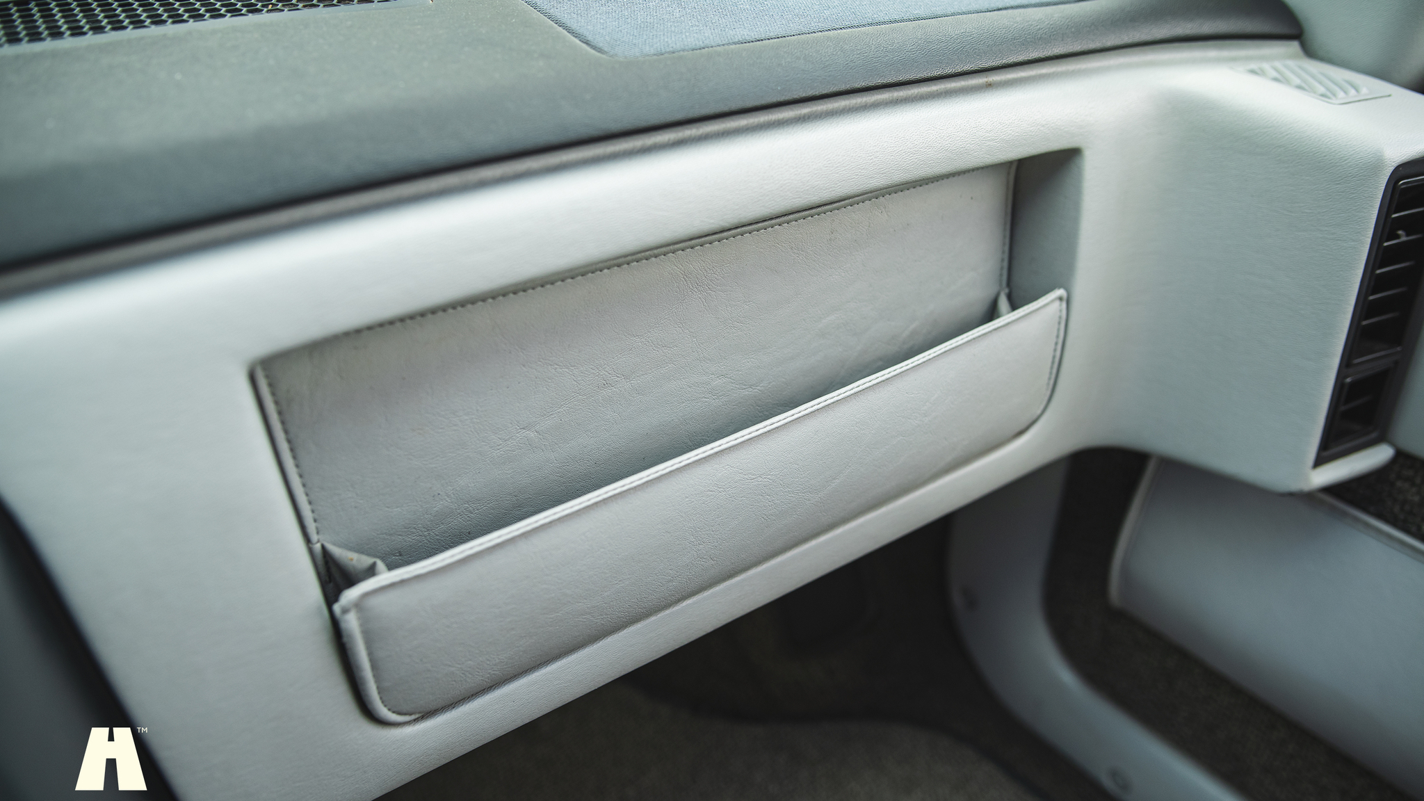 Innenraumfoto von 1985 Pontiac Fiero GT (37)