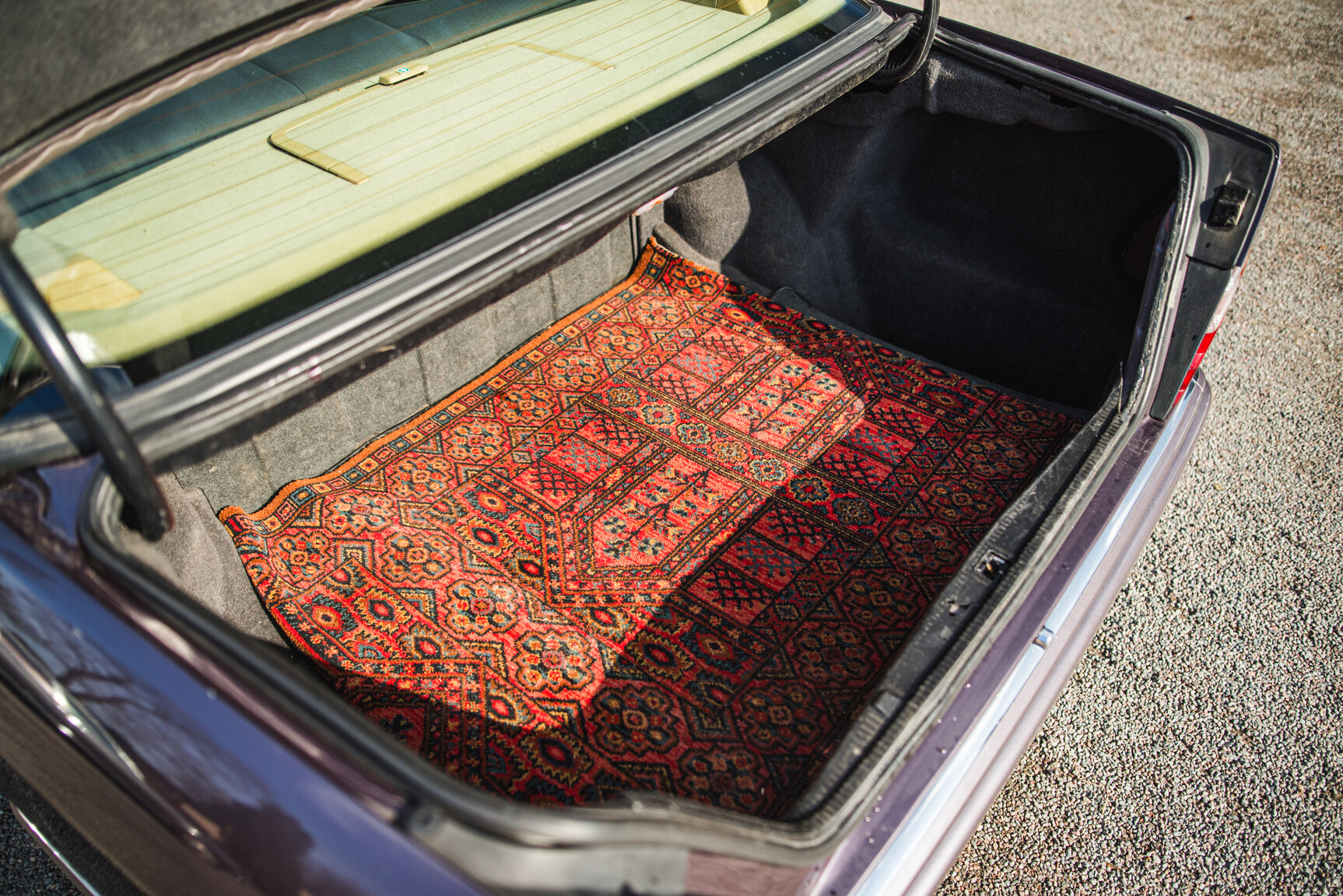 Interior image of 1993 Mercedes-Benz E 220
