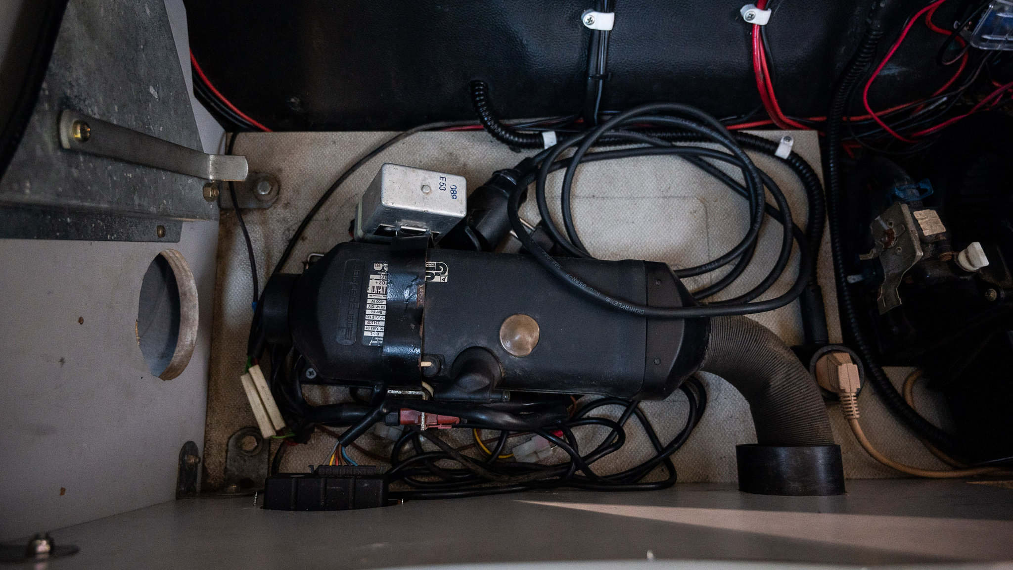 Interior image of 1992 Volkswagen T3 Kombi Syncro 16" Westfalia