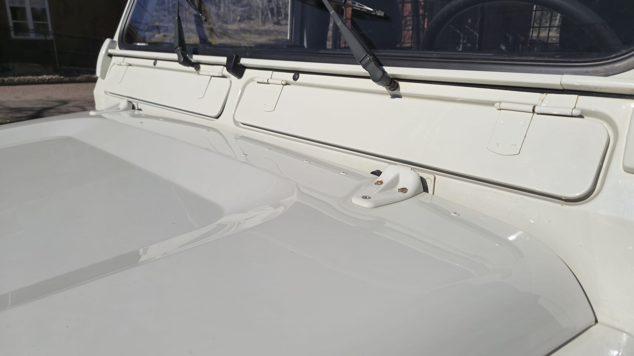 Exterior image of 1999 Land Rover Defender Single Cab Pickup
