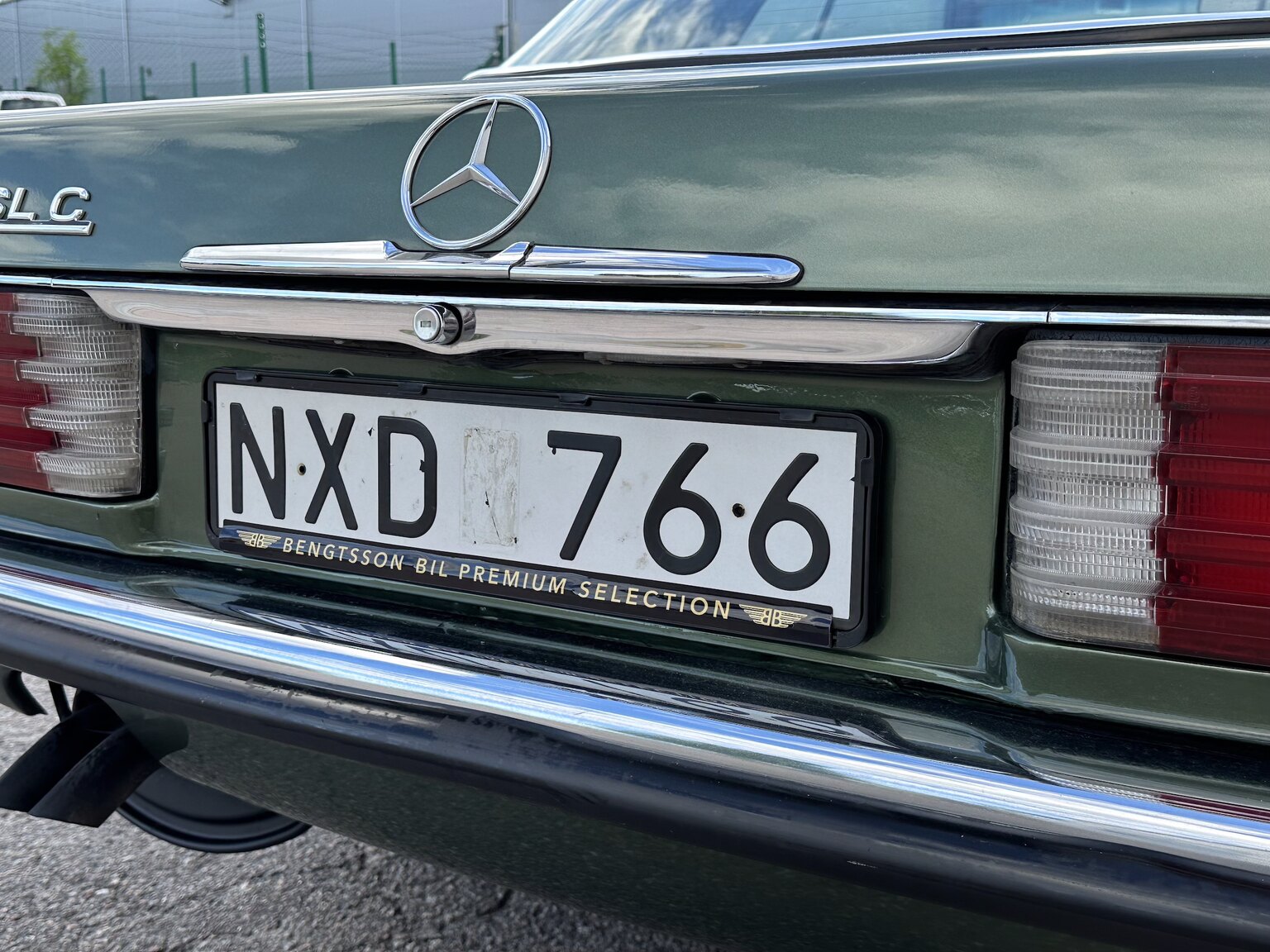 Exterior image of 1974 Mercedes Benz 450 SLC