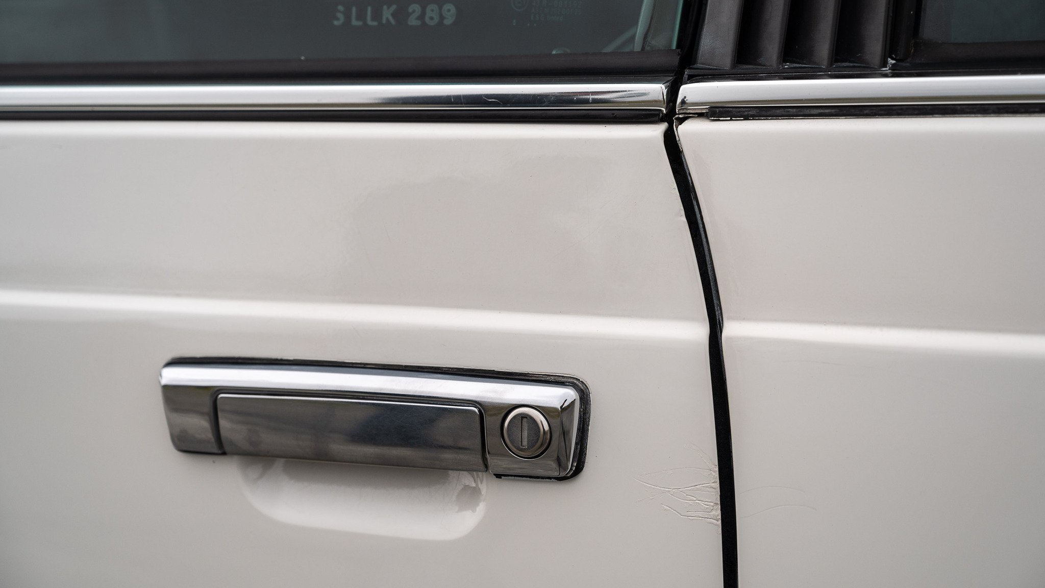 Exterior image of 1983 BMW 635 CSi