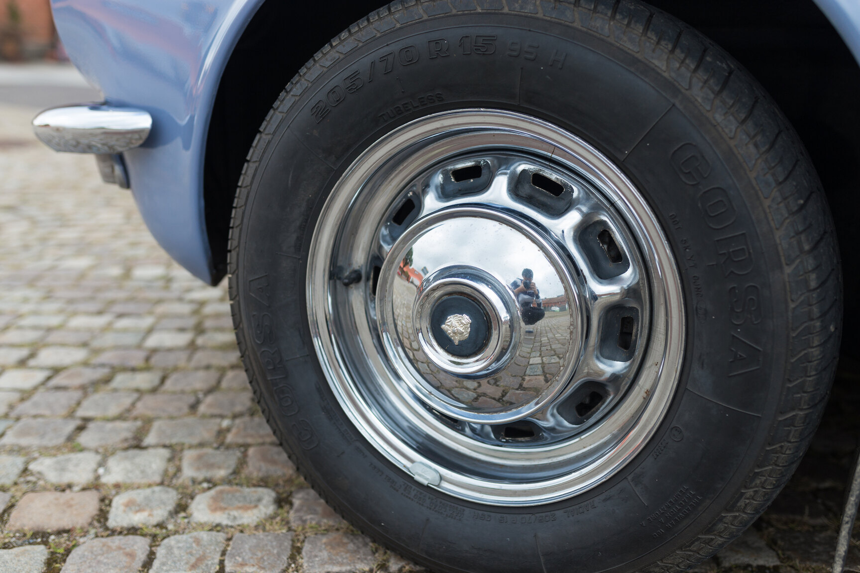 Exteriörbild på 1975 JAGUAR XJ6  (13)