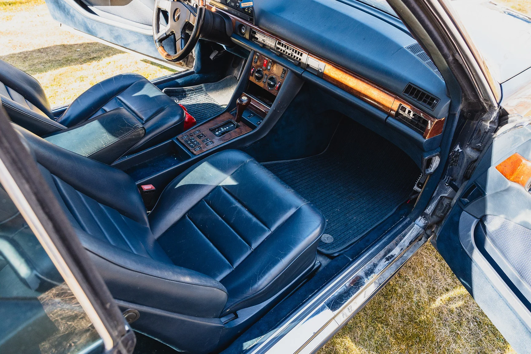 Innenraumfoto von 1986 Mercedes-Benz 560 SEC  (24)