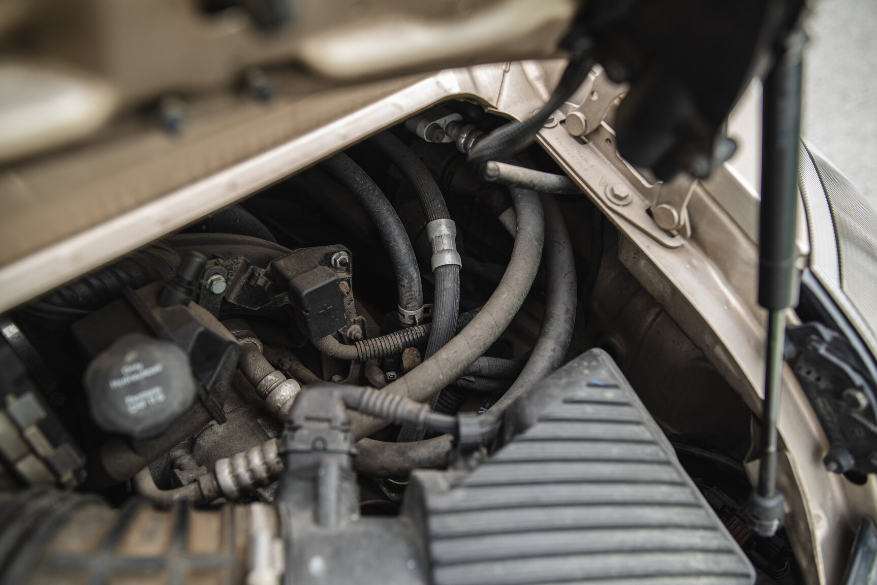 Image of 2004 Porsche 911 Carrera 4 mechanics