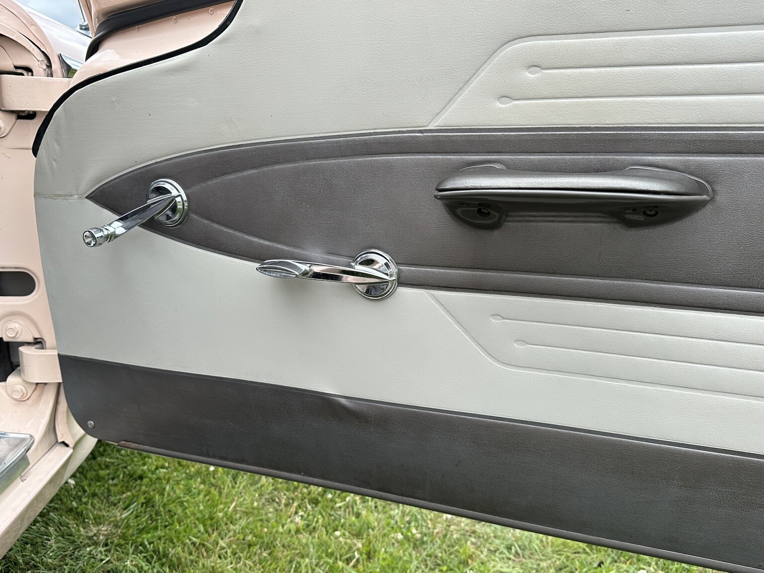 Interior image of 1959 Mercury Monterey 4-door Hardtop Cruiser