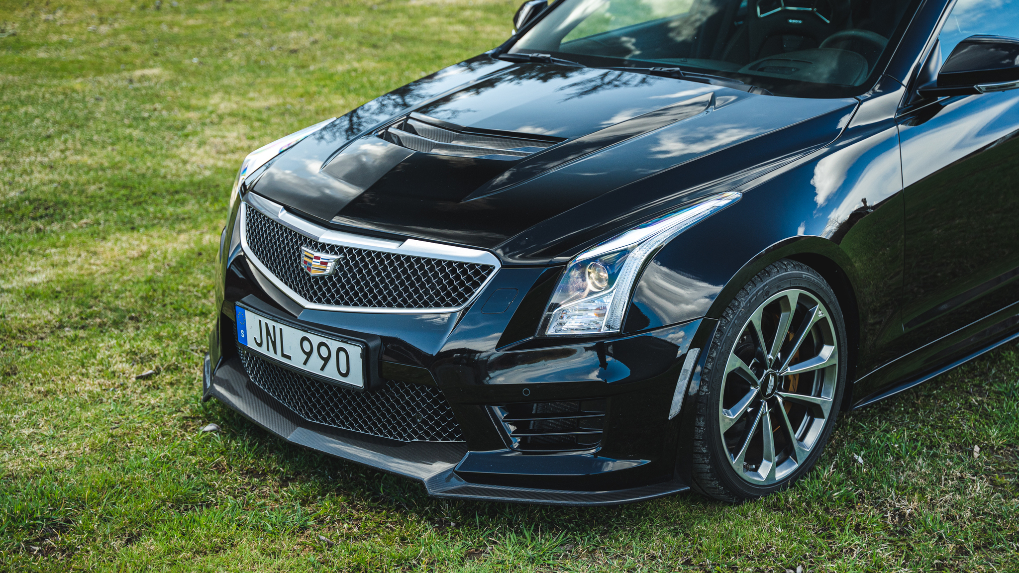 Exteriörbild på 2016 Cadillac ATS-V (12)