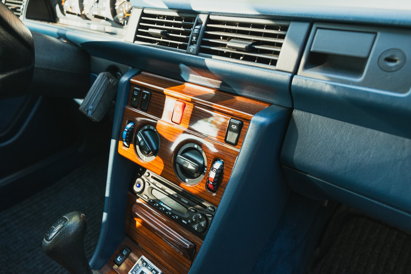 Interiörbild 1987 Mercedes-Benz 230E