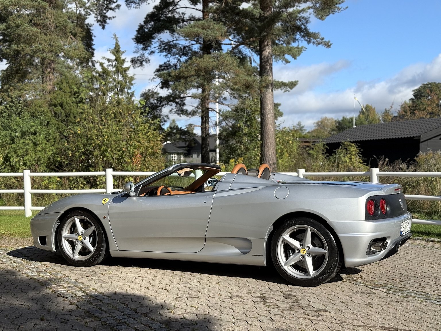 Exteriörbild på 2001 Ferrari 360 Spider
