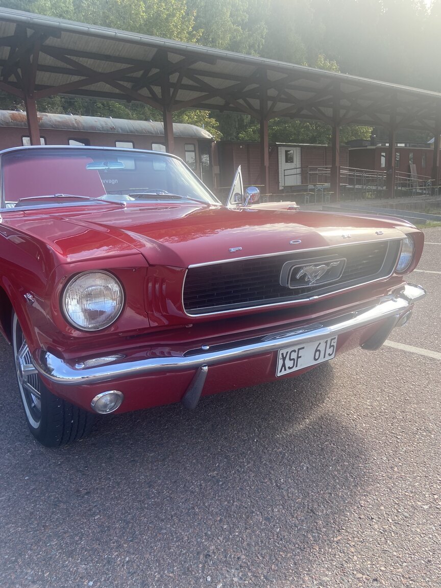 Exteriörbild på 1966 Ford Mustang Convertible