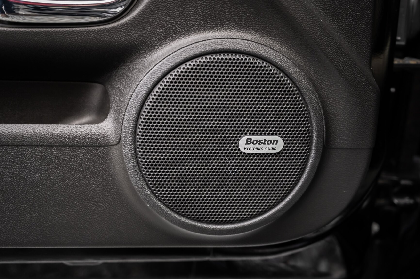 Interiörbild 2010 Chevrolet Camaro SS (49)