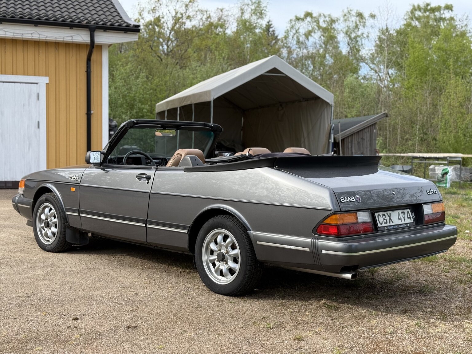 Exterior image of 1987 SAAB 900 Cabriolet 2.0 Turbo T16