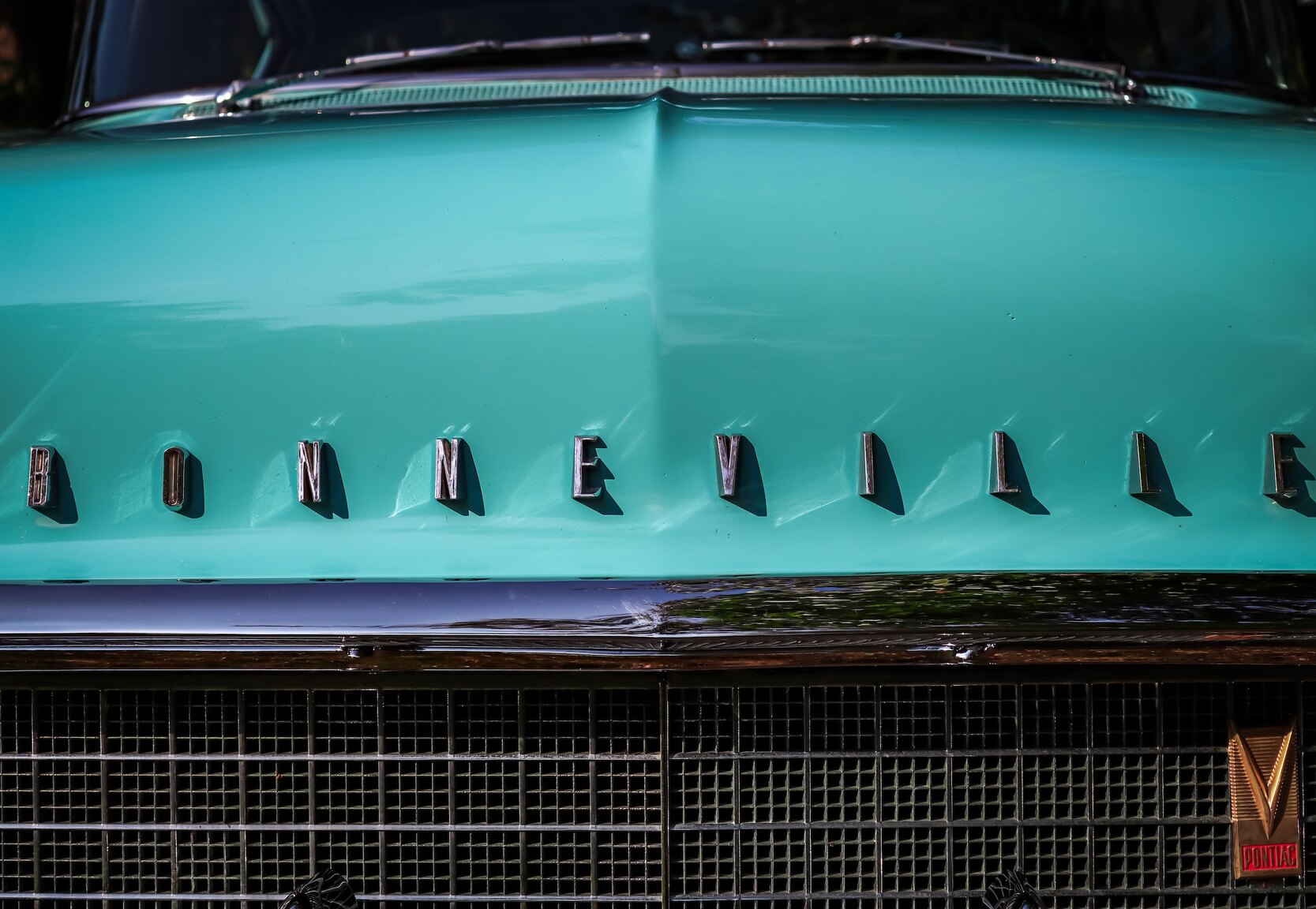 Exterior image of 1958 Pontiac Bonneville