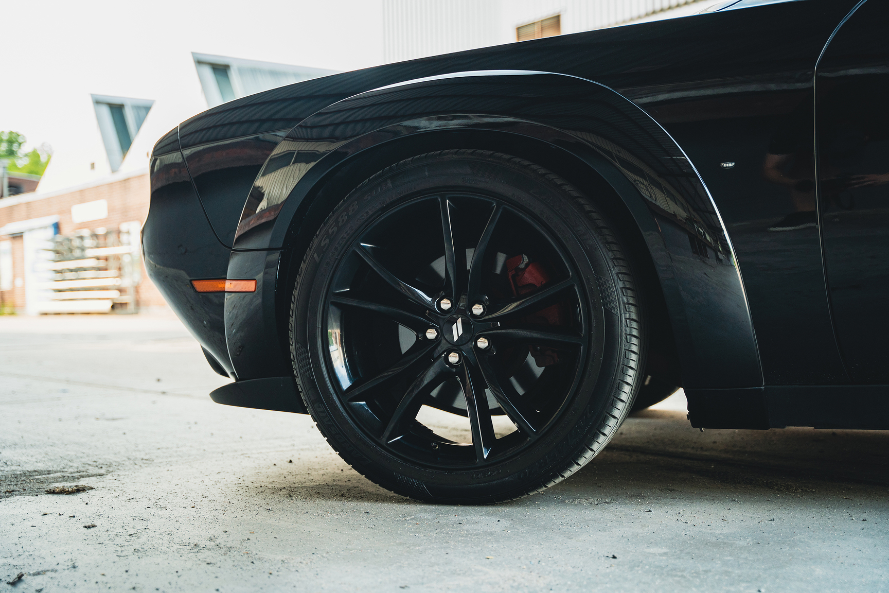Exteriörbild på 2018 Dodge Challenger Wide Body