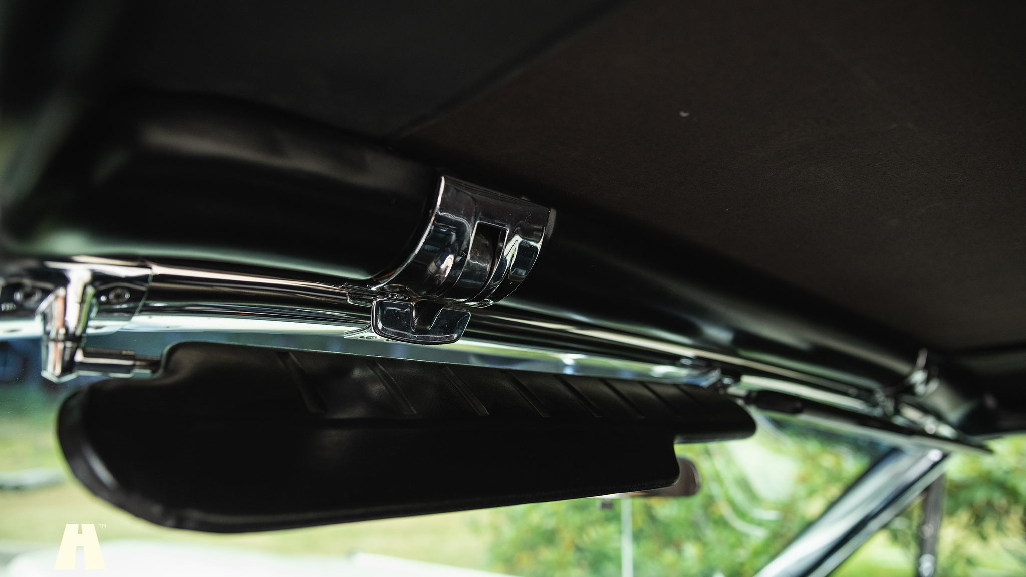 Interior image of 1965 Ford Thunderbird (61)