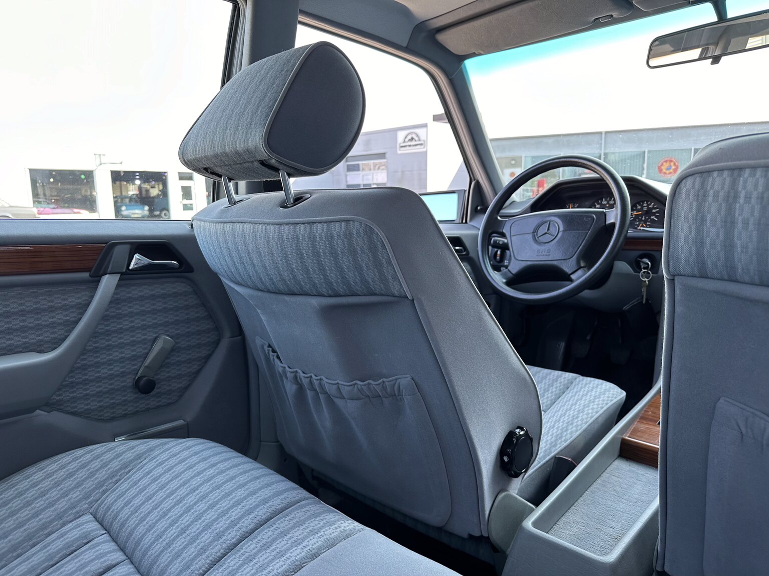 Interior image of 1992 Mercedes-Benz 250D