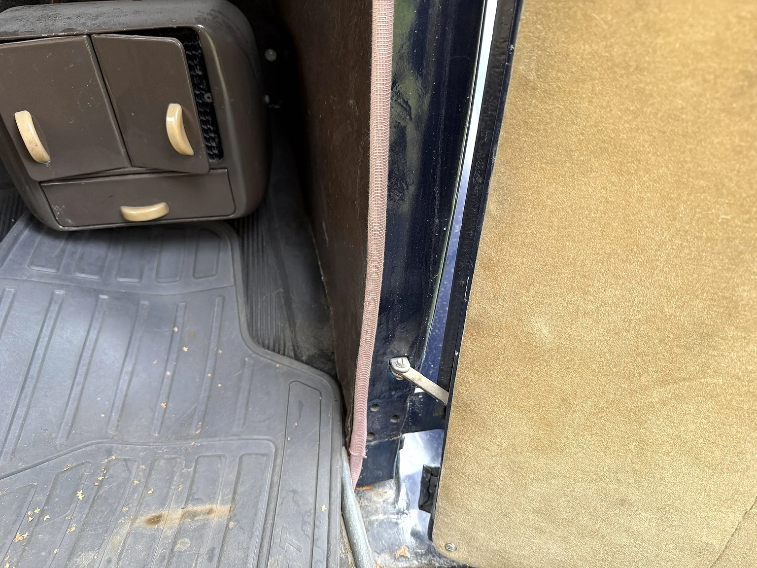 Innenraumfoto von 1936 Ford 214A Fordor (26)