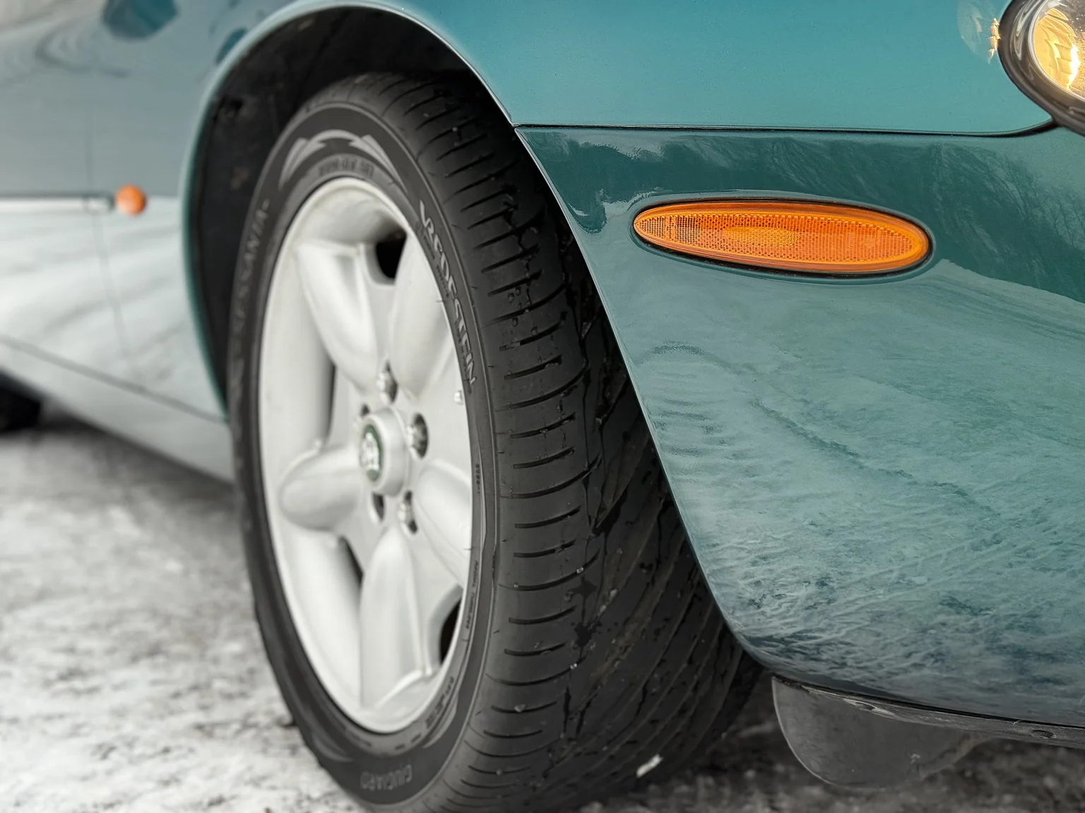 Exteriörbild på 1997 Jaguar XK8 (58)