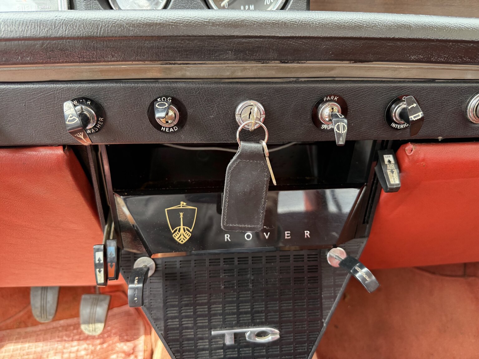 Interior image of 1967 Rover 2000 TC 2.0 OHC