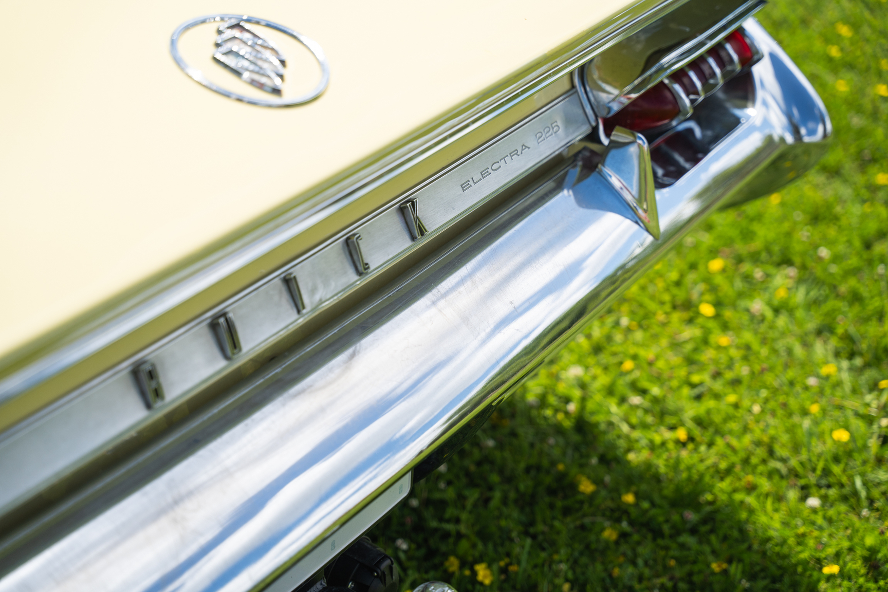 Exteriörbild på 1961 Buick Electra 225 cab (80)