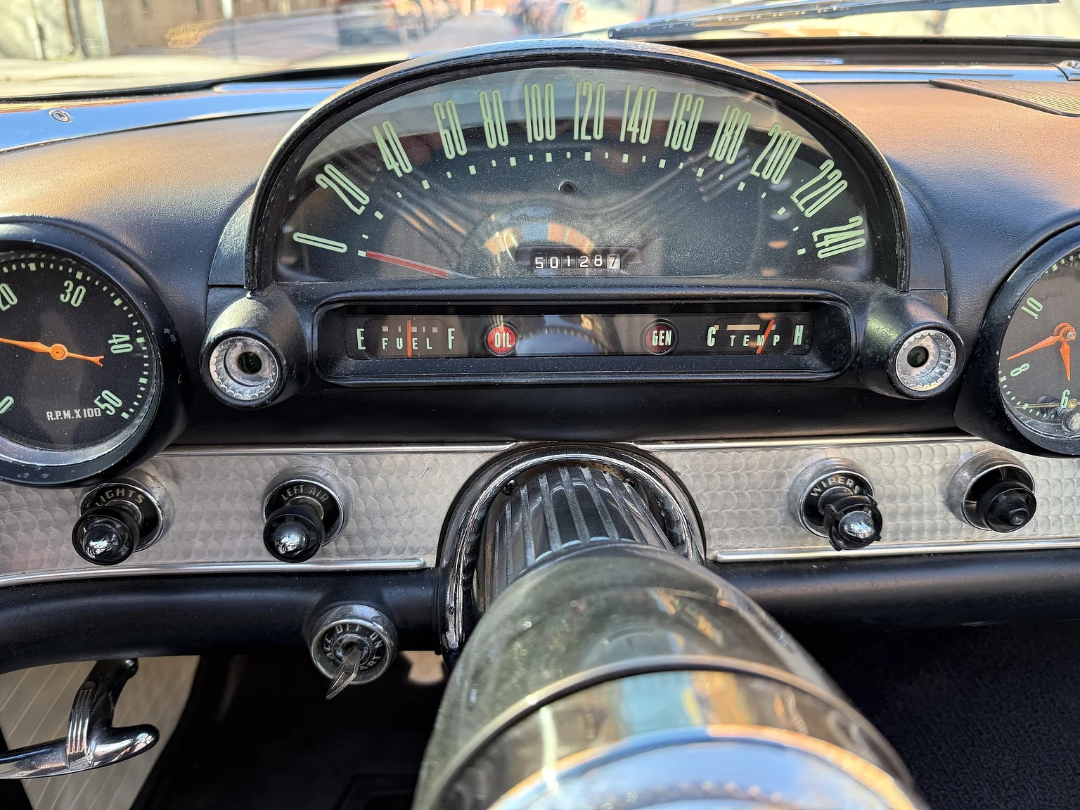 Interior image of 1955 Ford Thunderbird (17)