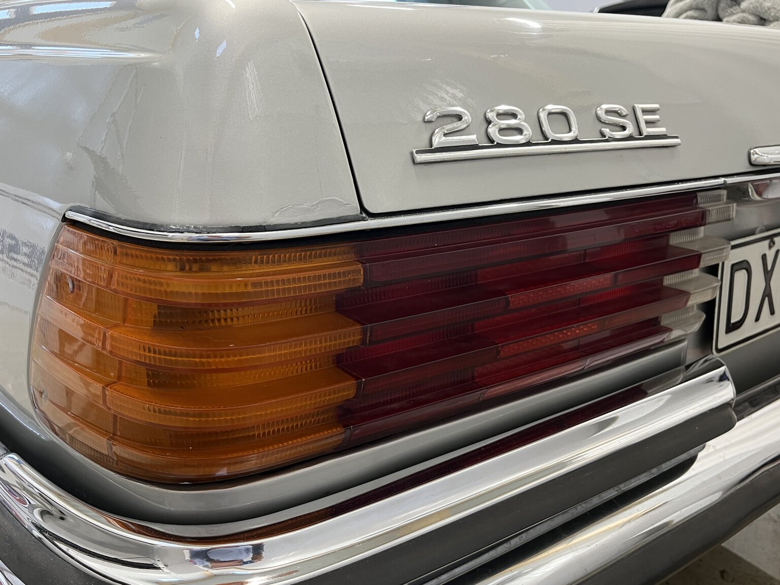 Exterior image of 1975 Mercedes-Benz 280 SE