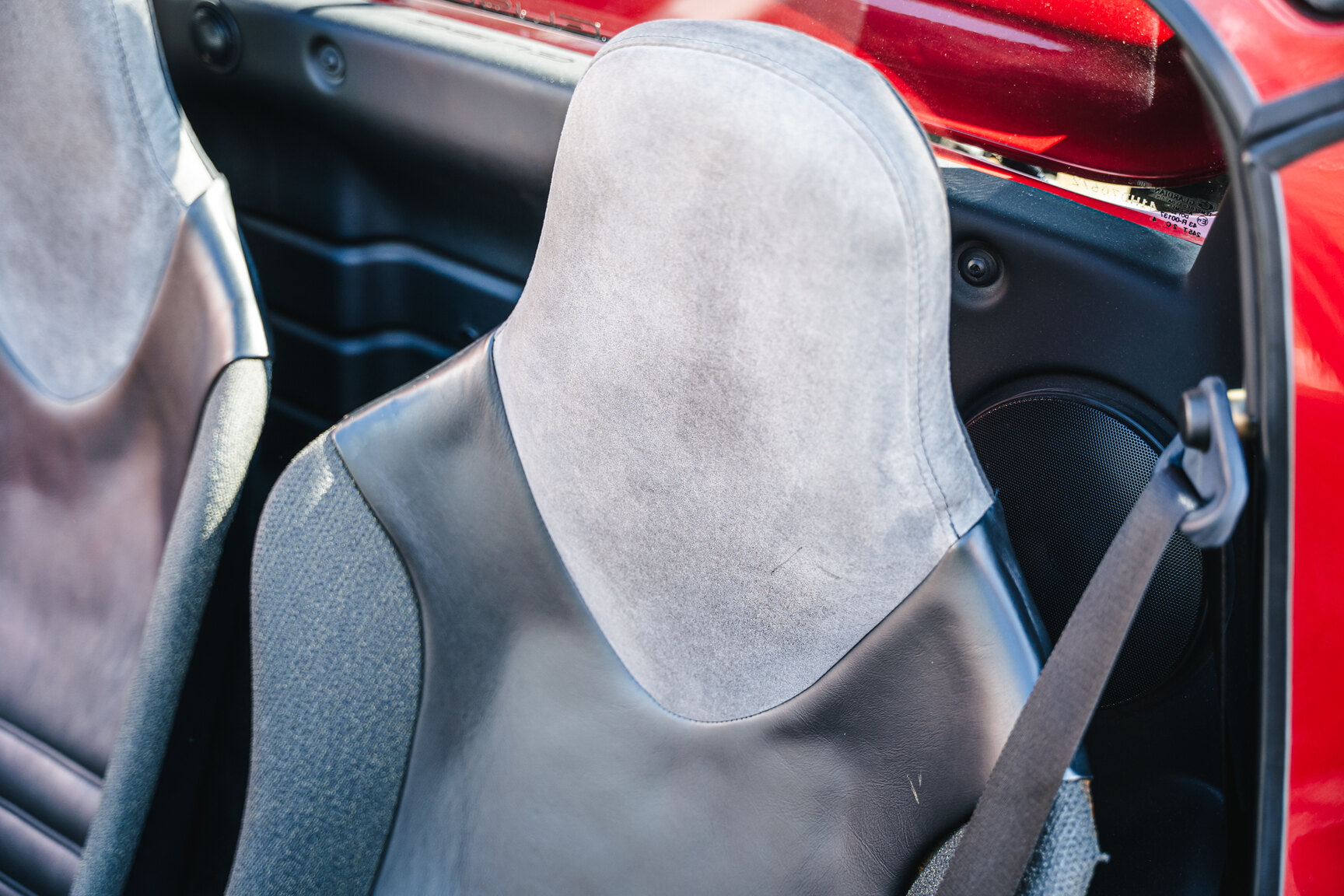 Interior image of 2001 Lotus Elise 111