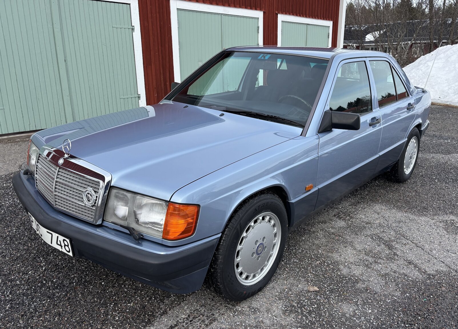 Exteriörbild på 1992 Mercedes-Benz 190 D