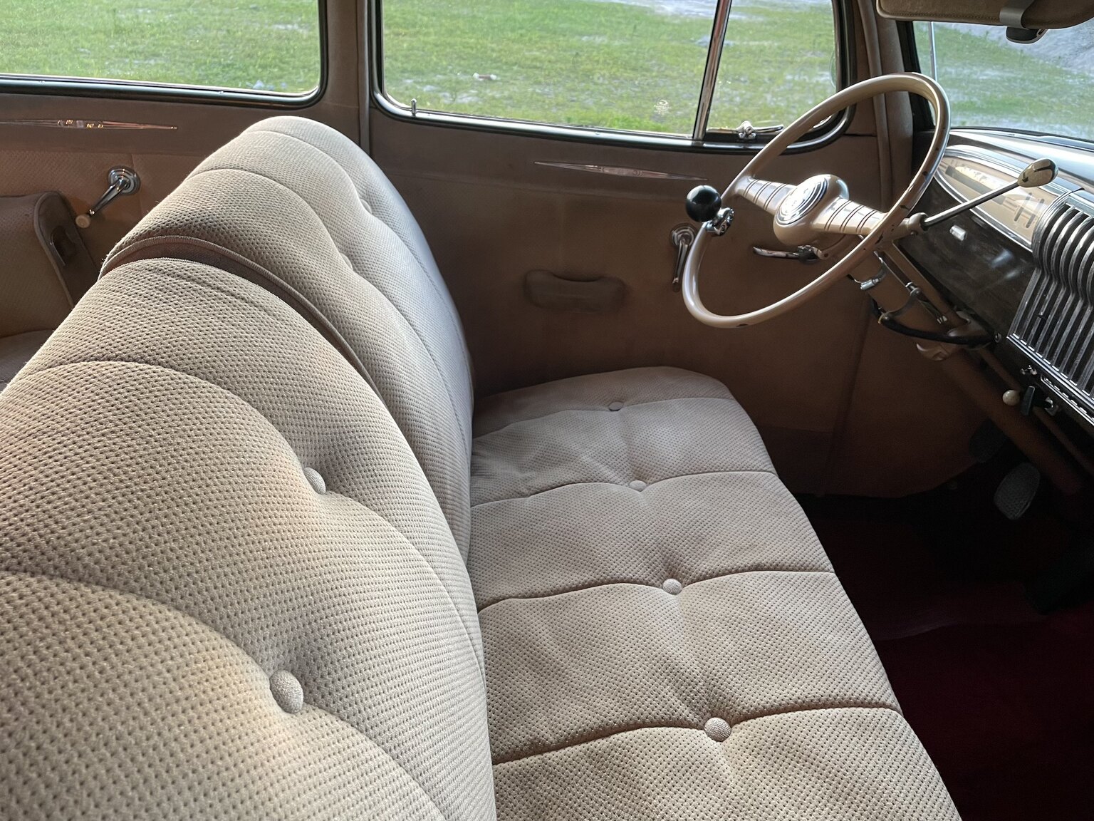Interior image of 1940 Hudson Modell 40 Traveller Brougham 
