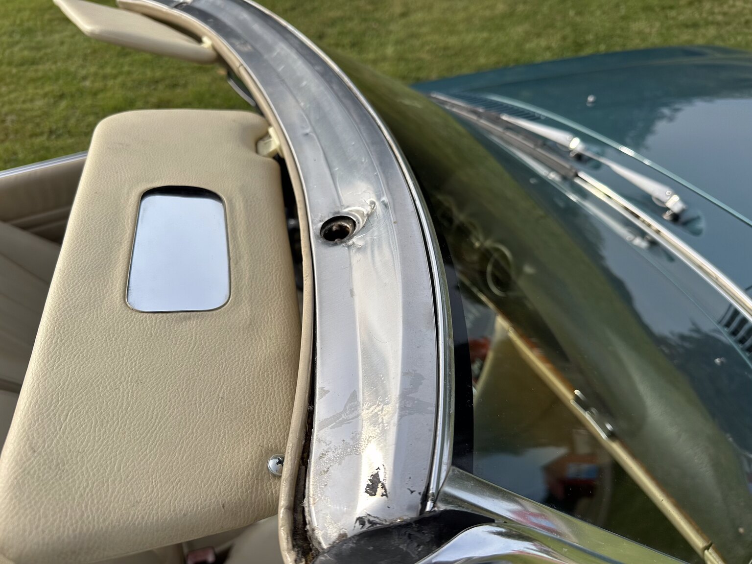 Exteriörbild på 1985 Mercedes-Benz 380 SL