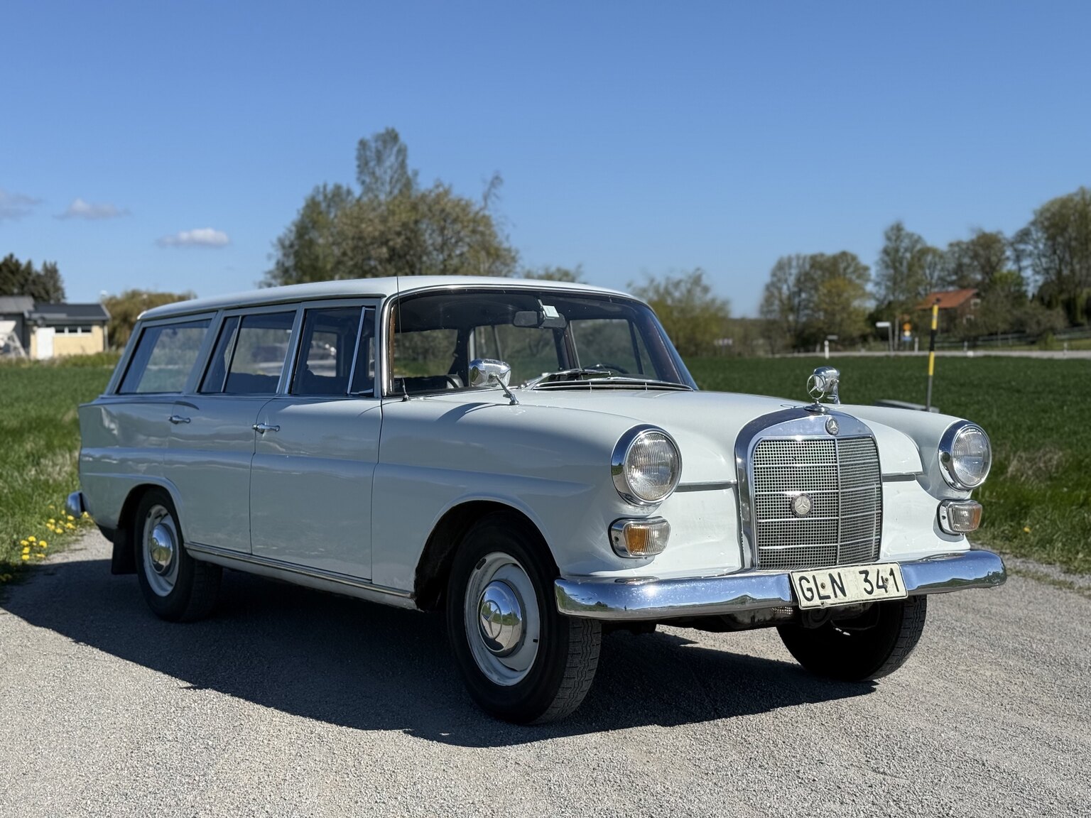 Exterior image of 1967 Mercedes-Benz 230 Safari