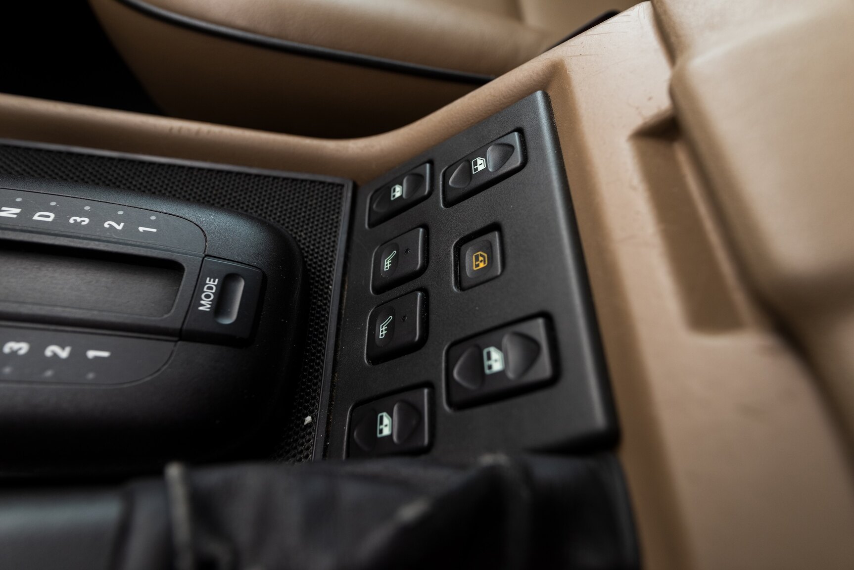 Interior image of 1999 Land Rover Discovery 4.0 V8