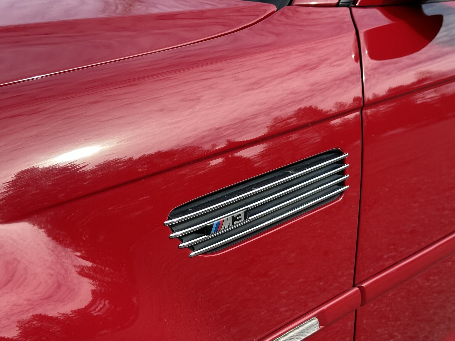 Exterior image of 2002 BMW M3 Coupé (46)